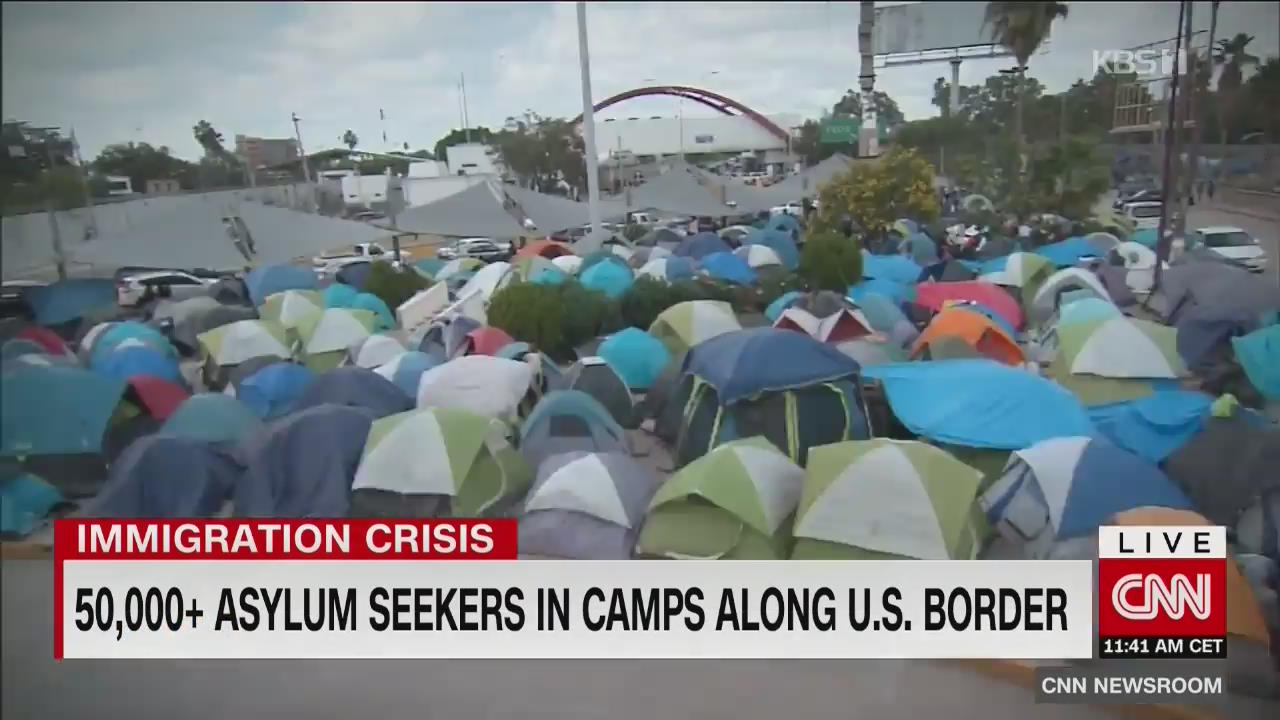 멕시코 국경에서 텐트 생활하는 난민들