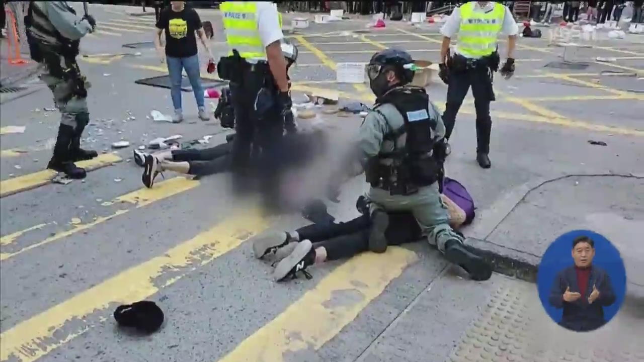 홍콩 경찰 실탄에 시위대 2명 부상…곳곳 시위 이어져