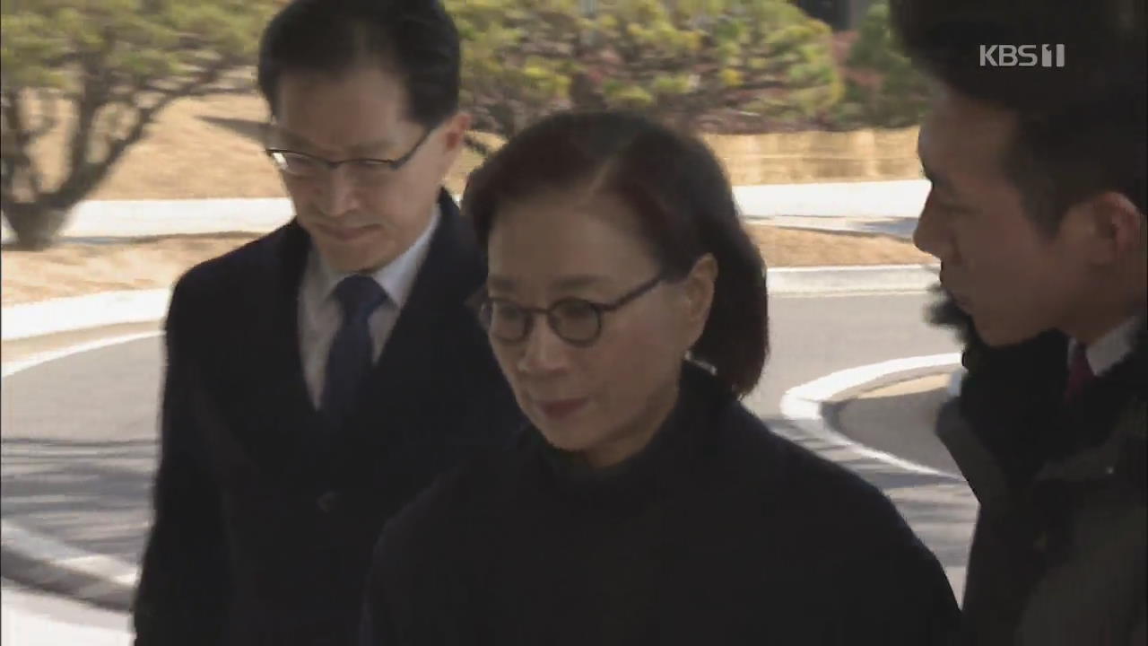 ‘명품 밀수’ 이명희·조현아 모녀, 항소심도 실형 면해