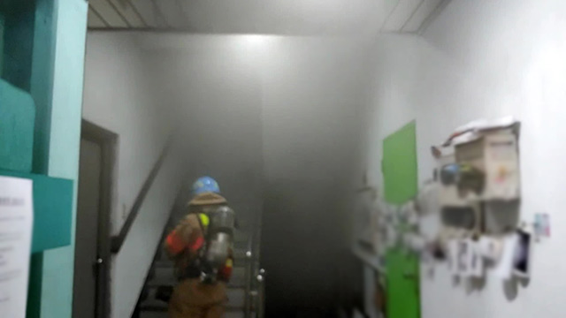 서울 성동구 건물 지하 1층서 불…5명 연기 흡입