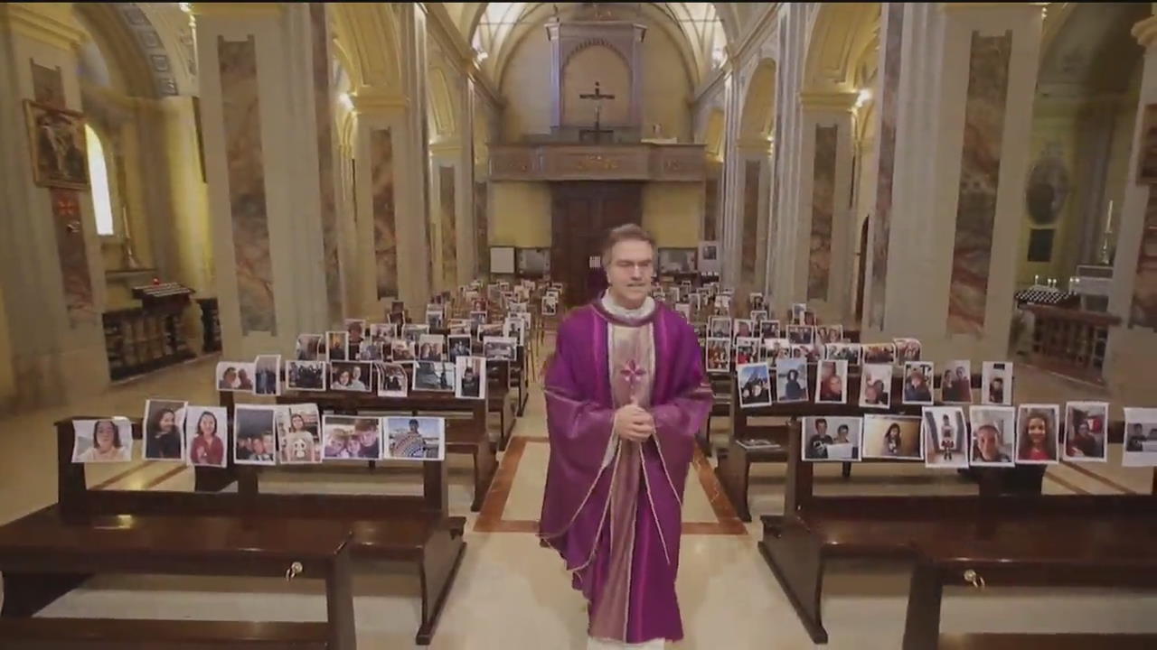 [친절한 월드톡톡] 신자들 사진 놓고 미사 진행하는 이탈리아 신부님 외