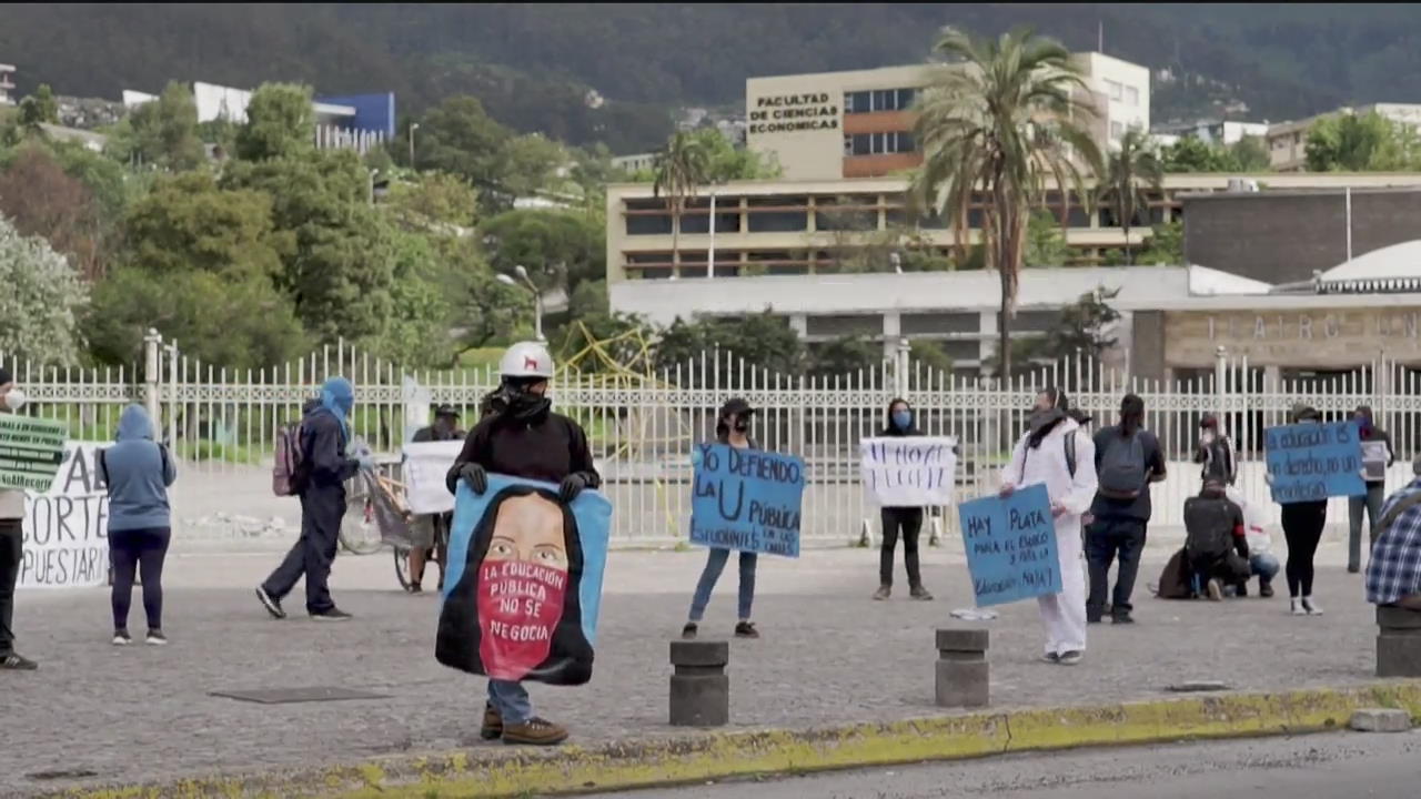 [지구촌 포토] 에콰도르 대학생들 “교육 예산 삭감 반대”