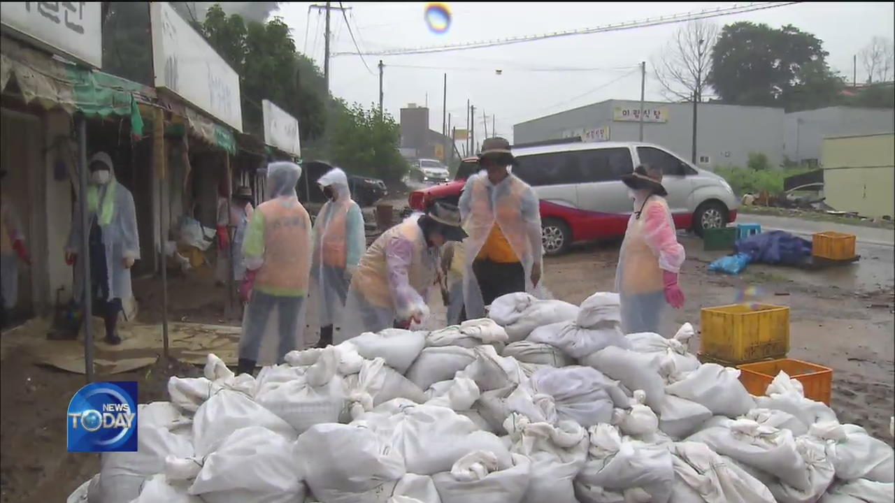 VOLUNTEERS TAKE PART IN RESTORATION EFFORTS