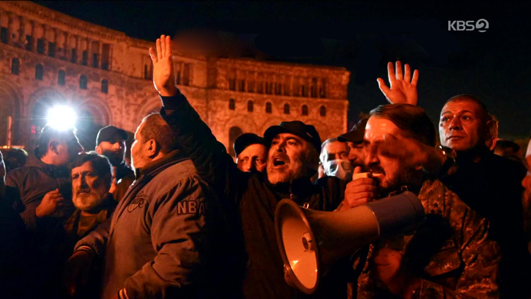 [지구촌 포토] 아르메니아·아제르바이잔 휴전에 시민들 항의