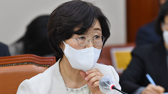 “권력형 성범죄…5일장도 부적절” 여성학 박사 1호의 ‘소신 답변’