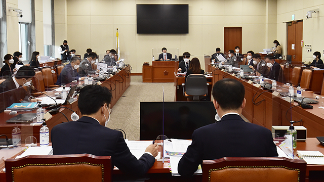 이해충돌방지법, 법안소위 통과…190만 공직자 대상