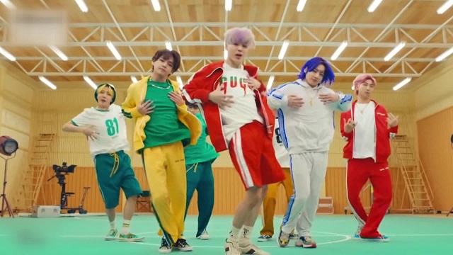 BTS ‘버터’ 빌보드 2주 연속 녹였다…핫100 또 1위