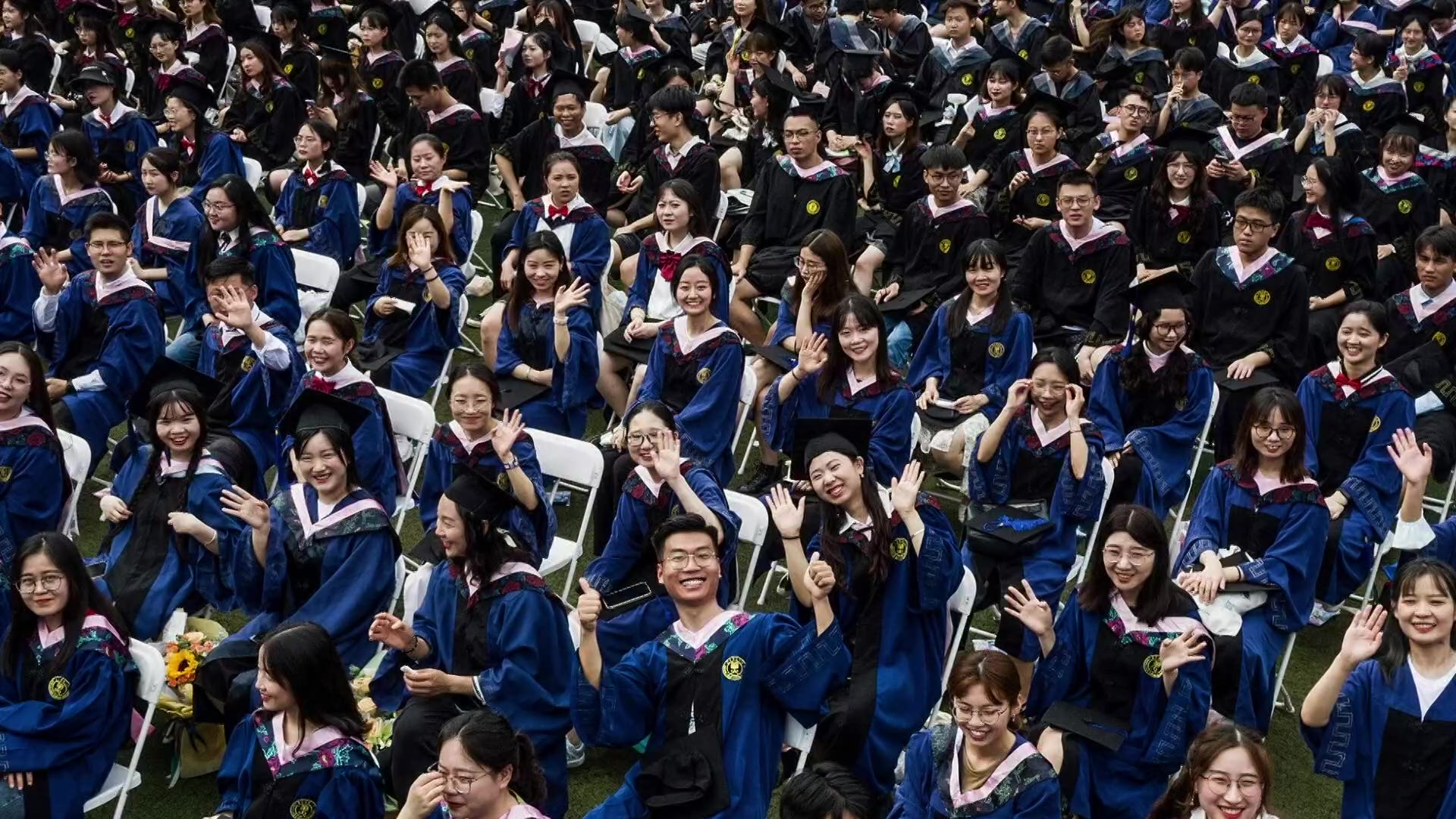 [지구촌 포토] 중국 우한 대학교 졸업식에 9천 명 모여