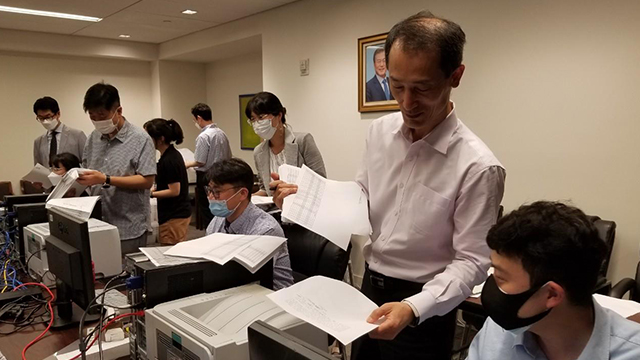 한국입국시 격리면제 신청 쇄도…첫날 미 공관에 수천명 접수