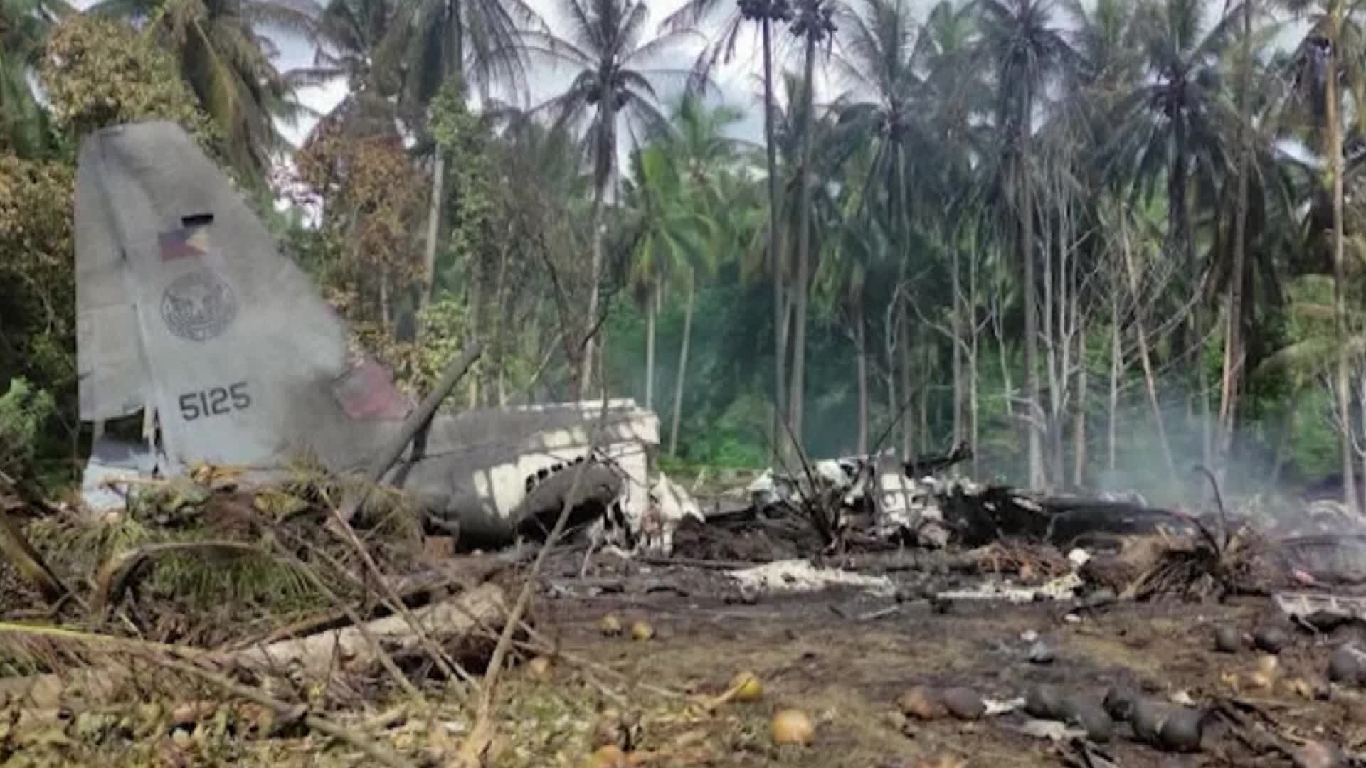 필리핀 군용기 추락…“29명 사망·17명 실종”