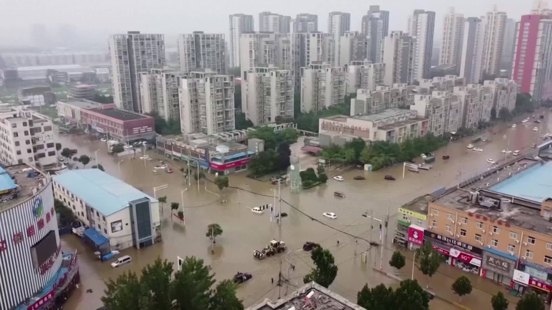 중국, 태풍에 항공편 전면 취소…곳곳 침수 피해