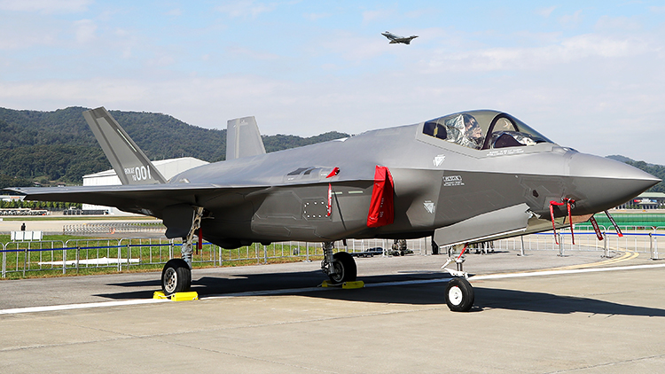 F-35A 스텔스 전투기 일반에 첫선…미래전 대비 첨단 드론도