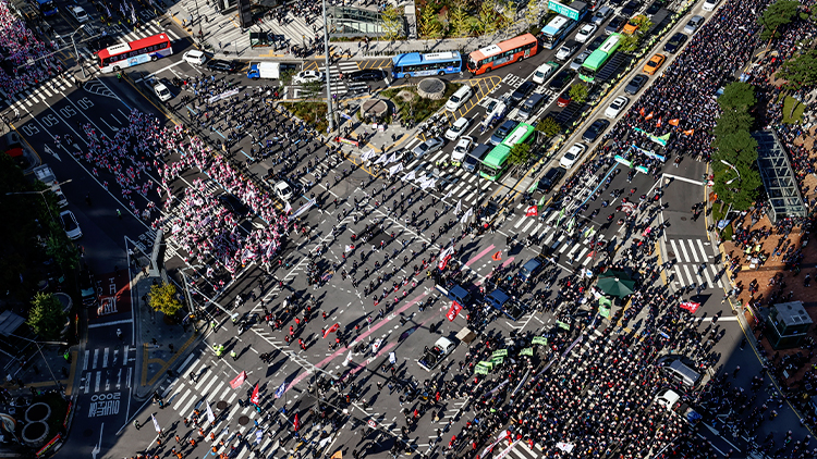 민주노총, 2만 7천 명 서울 도심 집회…“비정규직 철폐·노동법 개정”