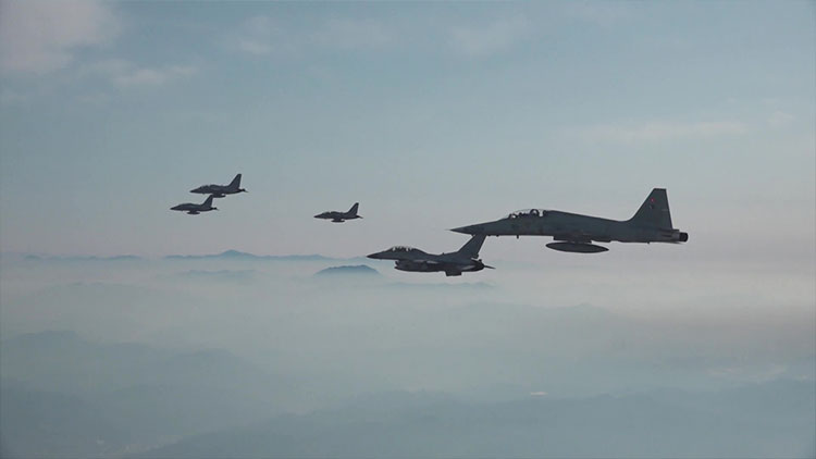 중·러 군용기 ‘카디즈’ 진입…F-15K 대응 출격
