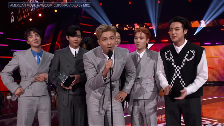 BTS, 아메리칸 뮤직 어워즈 3관왕…아시아 첫 대상