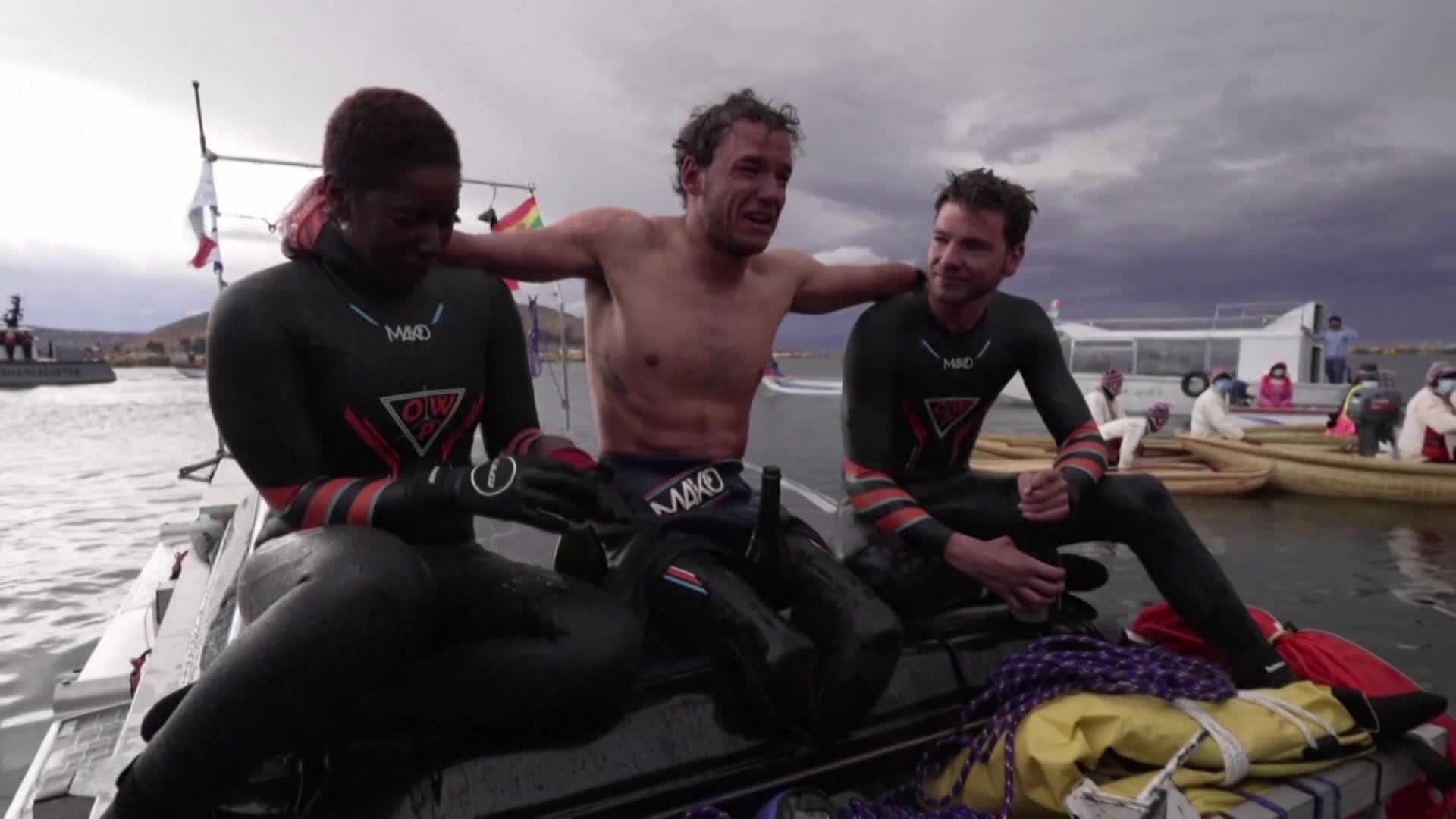 [지구촌 Talk] 프랑스 수영 선수 3명, 티티카카 호수 120km 횡단 성공