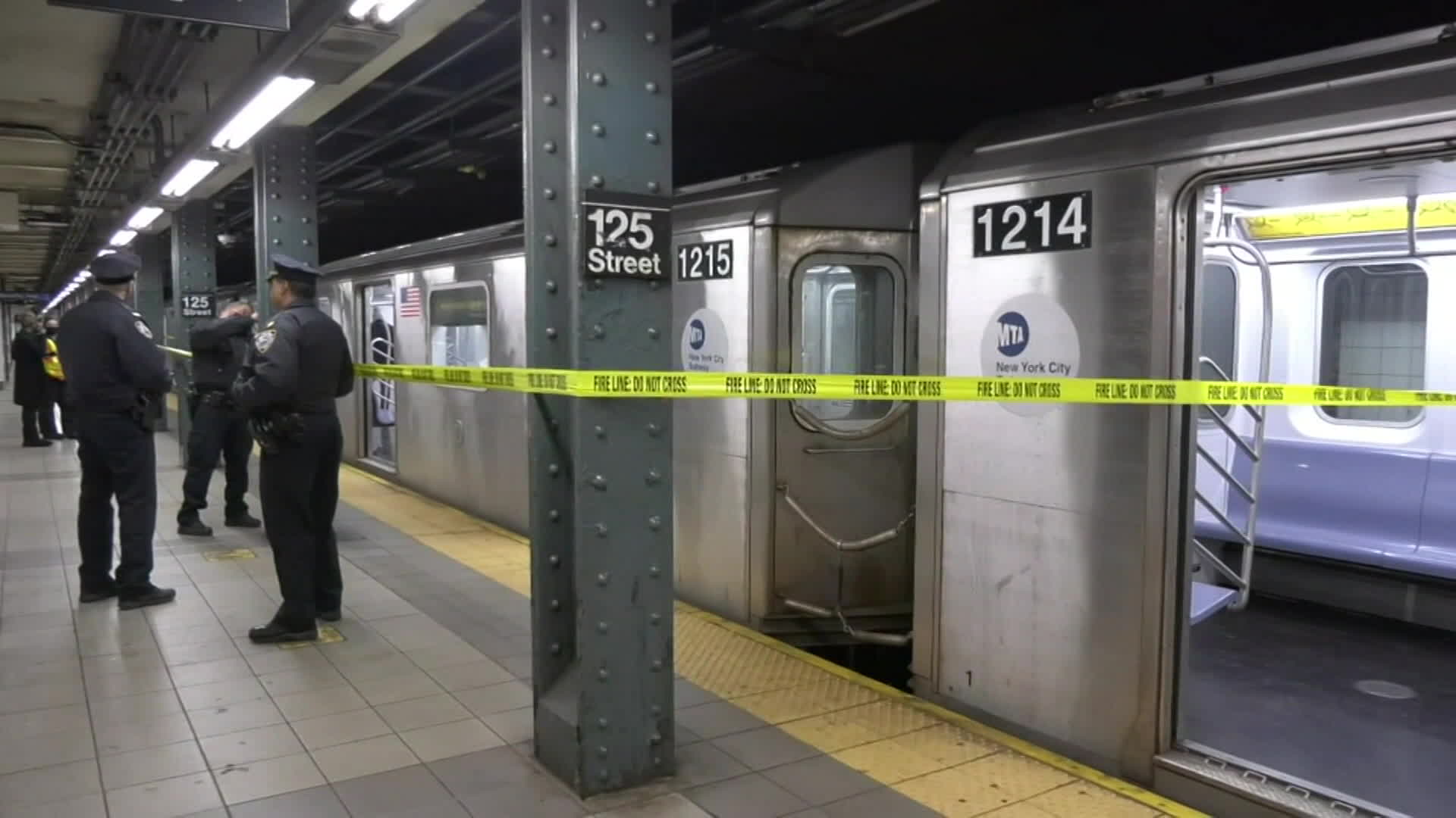 미국 뉴욕, 운행 중인 지하철 안에서 총격…2명 부상