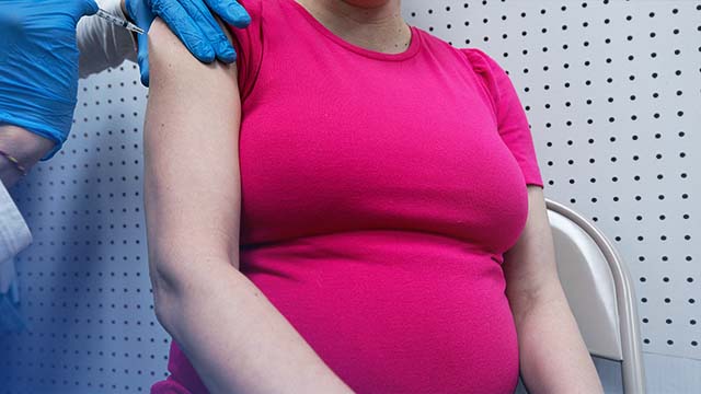 방역당국 “임신부는 접종 권고 대상…방역 패스 적용 예외자 해당 안될 것”