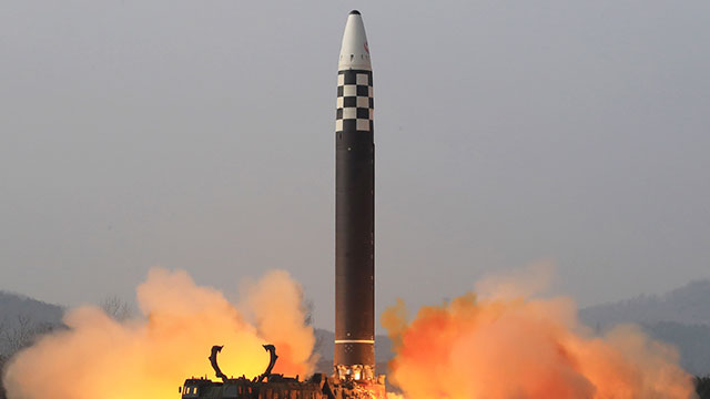 “25일 발사한 북 미사일 변칙비행, 대기권 재진입 테스트일 수도”