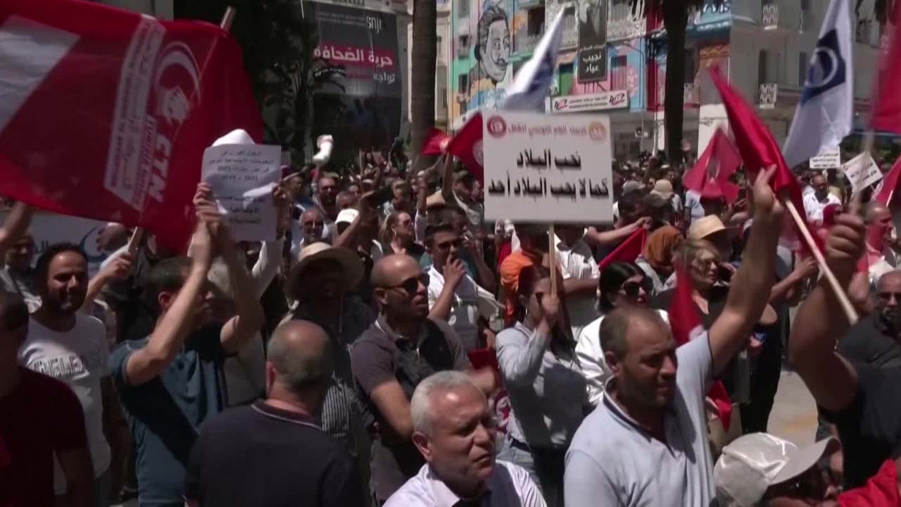 ‘아랍의 봄’ 튀니지도 정국 불안…저소득 국가 곳곳서 시위