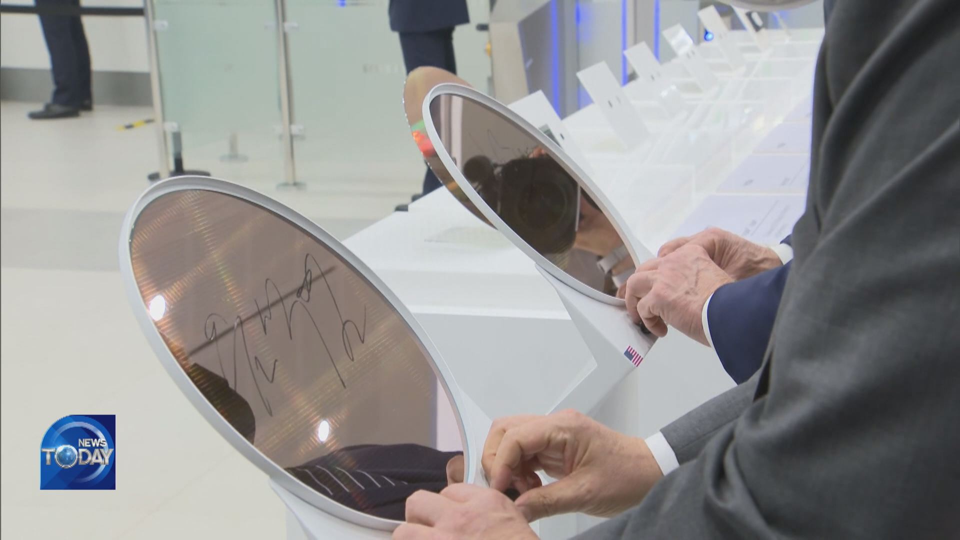SAMSUNG ELECTRONICS’ SEMICONDUCTORS