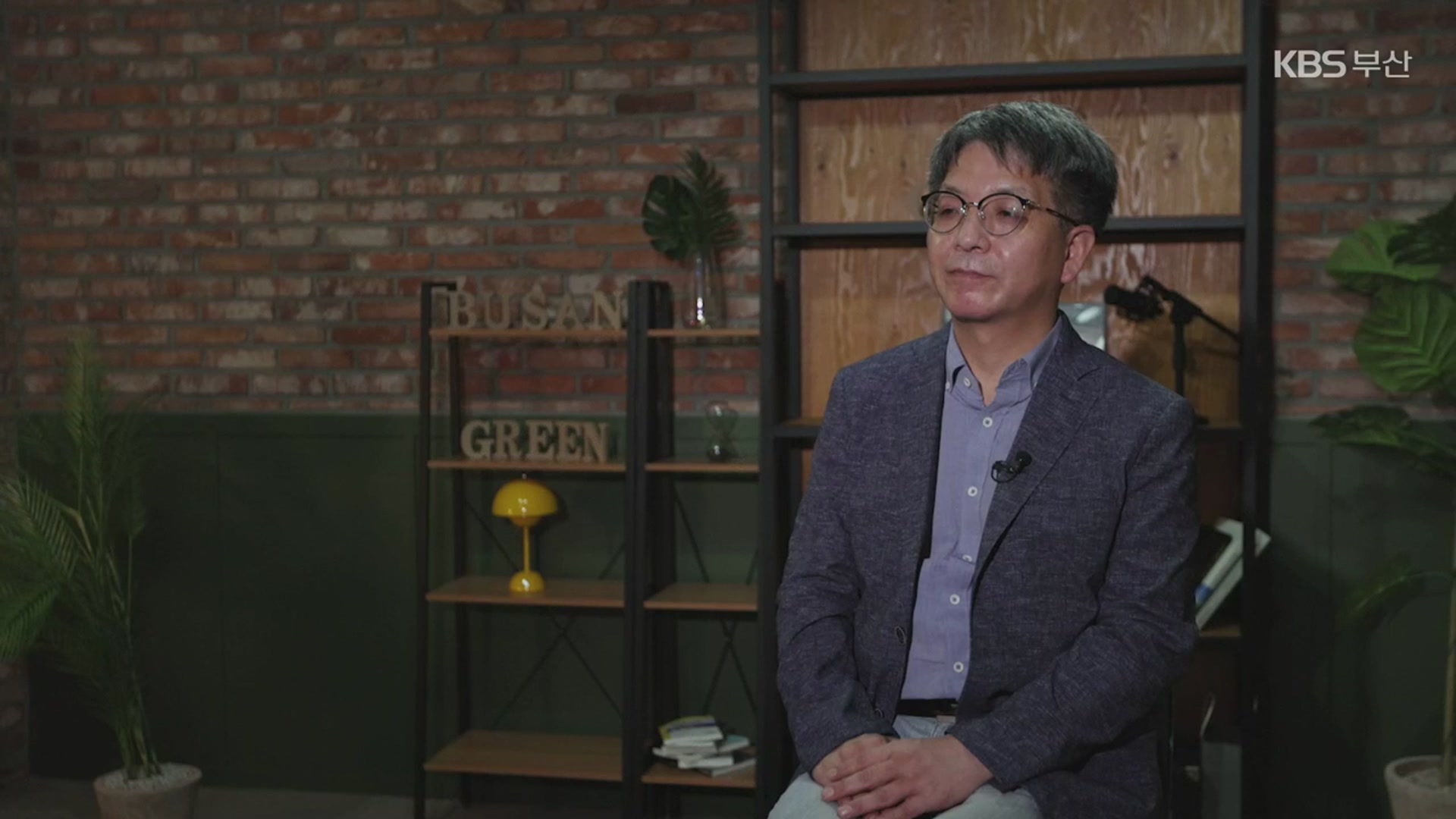 [부산人터뷰] 부산을 詩쓰다…시인 정훈
