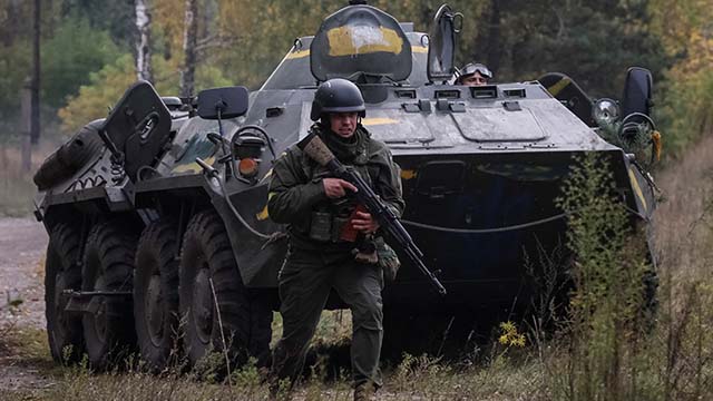 우크라, 루한스크 길목 리만서 “러시아군 포위”…공세 강화