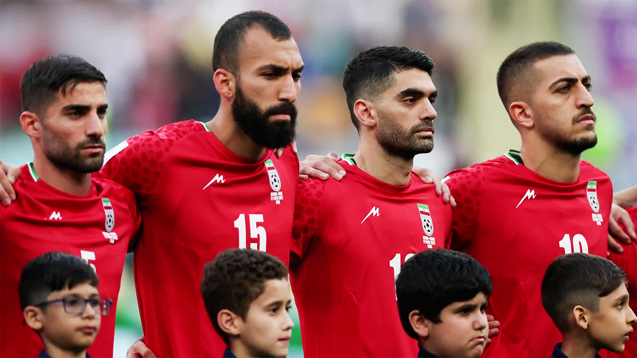 이란 선수들, 국가 연주에 침묵…“고국 반정부 시위 지지”