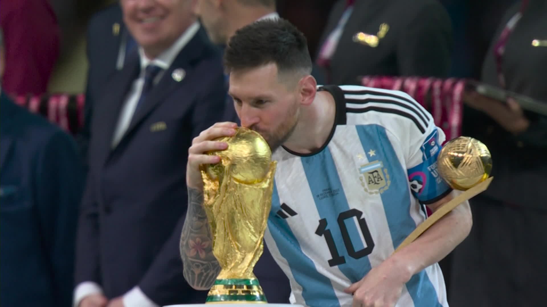 [뉴스in뉴스] 아르헨티나 36년만 우승…메시, 진정한 ‘축구 황제’로