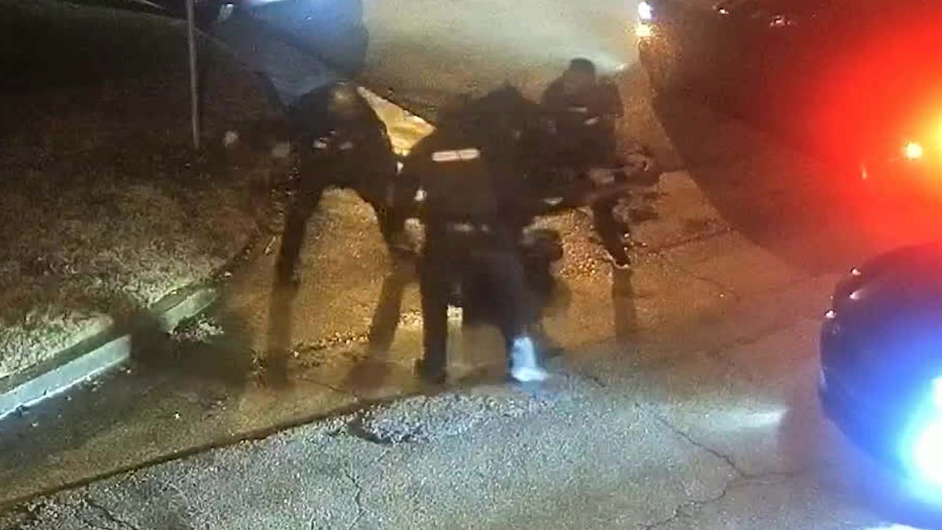 미 경찰 집단 폭행에 ‘엄마’ 부르짖다 숨져…영상 공개 ‘일파만파’