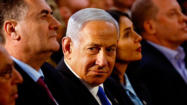 이스라엘 총리 “우크라에 군사원조 고려중…요청시 중재 의향”