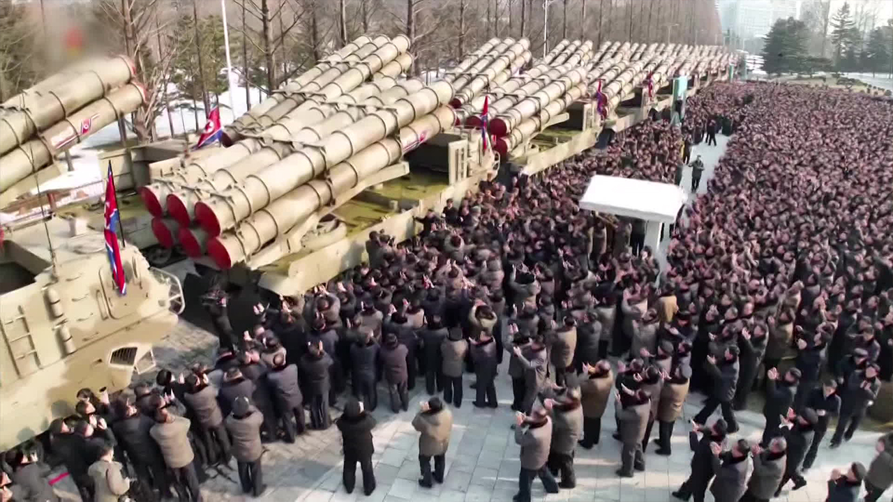 공군기지 노렸다…방사포 핵 탑재 능력은?