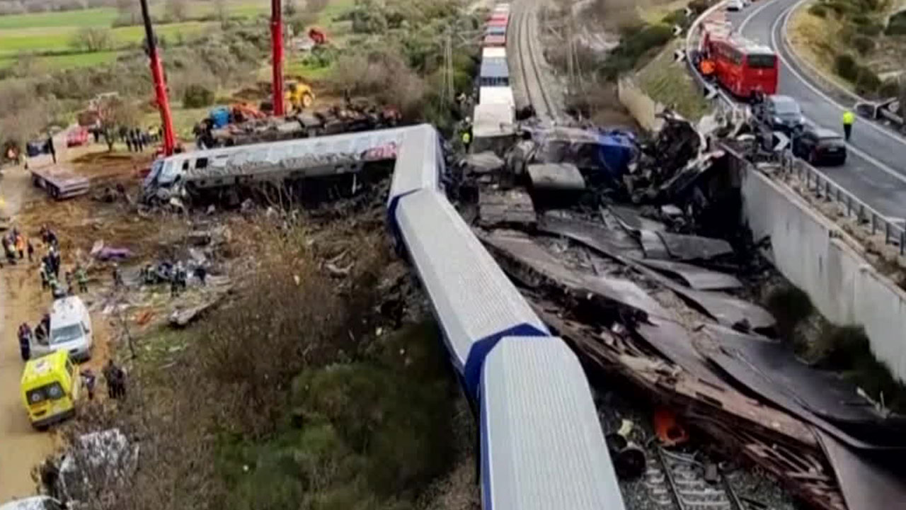 그리스에서 열차 2대 정면충돌…120여 명 사상