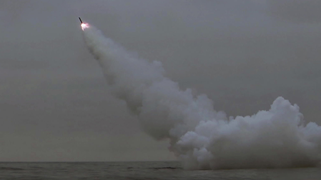 북 “잠수함 순항미사일 검열”…합참 “초기 단계 시험 발사”