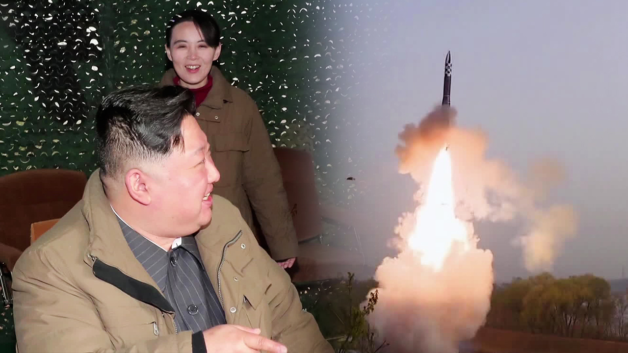 북한, 고체연료 ICBM ‘화성 18형’ 시험발사 확인…김정은 “만족”
