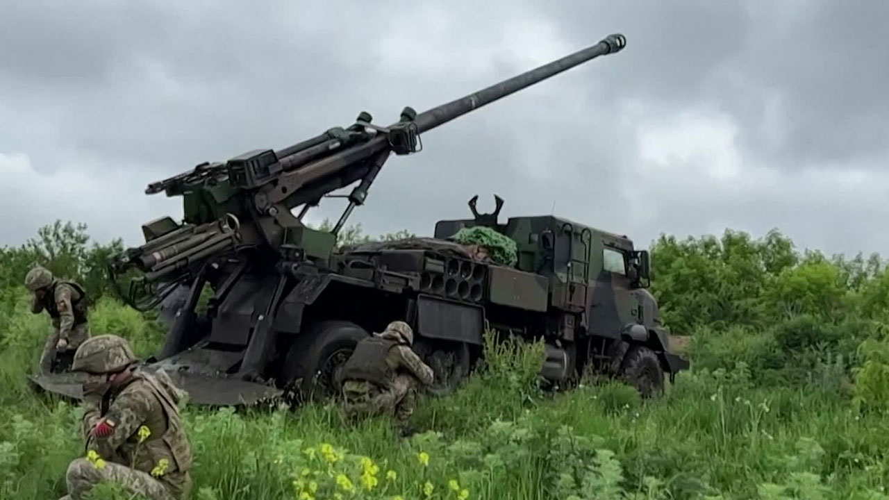 러시아 “도네츠크서 우크라군 격퇴”…우크라 “동부전선 공세진행”