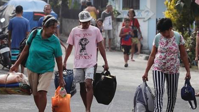 필리핀 마욘 화산 ‘분출 경보’에 주민 만여 명 대피 시작