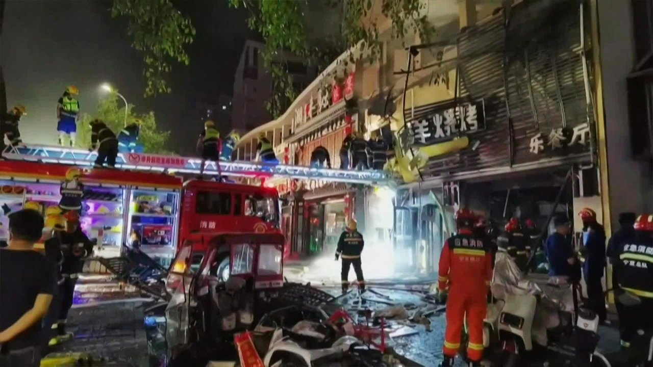 중국 식당서 ‘가스 폭발’로 최소 31명 사망…“누출 알고도 영업”