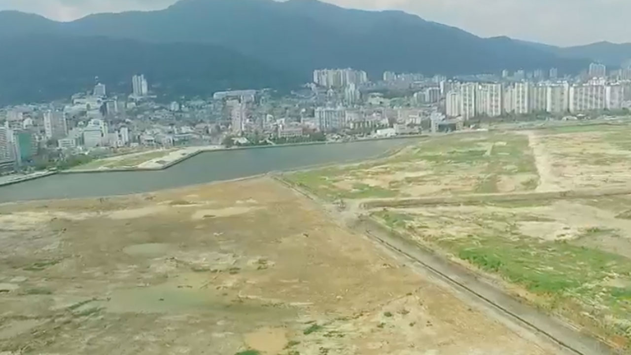 매달 이자 2억 4천만 원…마산 해양신도시 앞날은?
