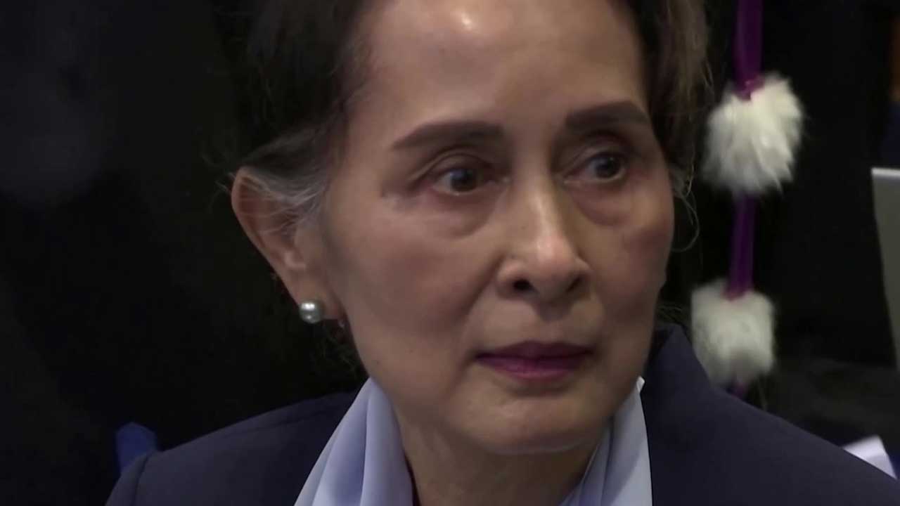 ‘아웅 산 수 치’ 교도소에서 풀려나…미얀마 군정 대화로 선회하나?