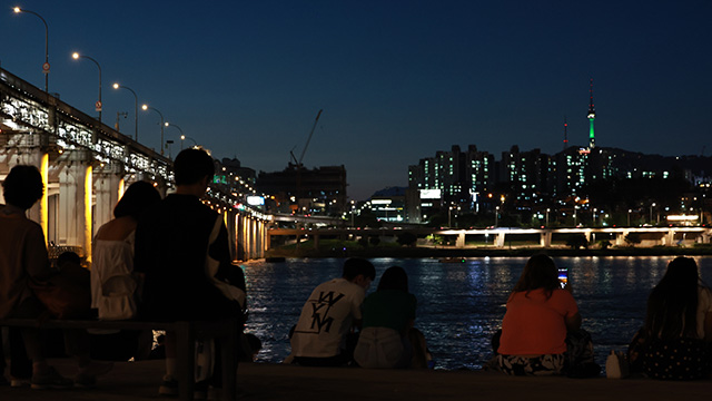 날씨 오늘도 무더위…제주도, 내륙 곳곳 소나기