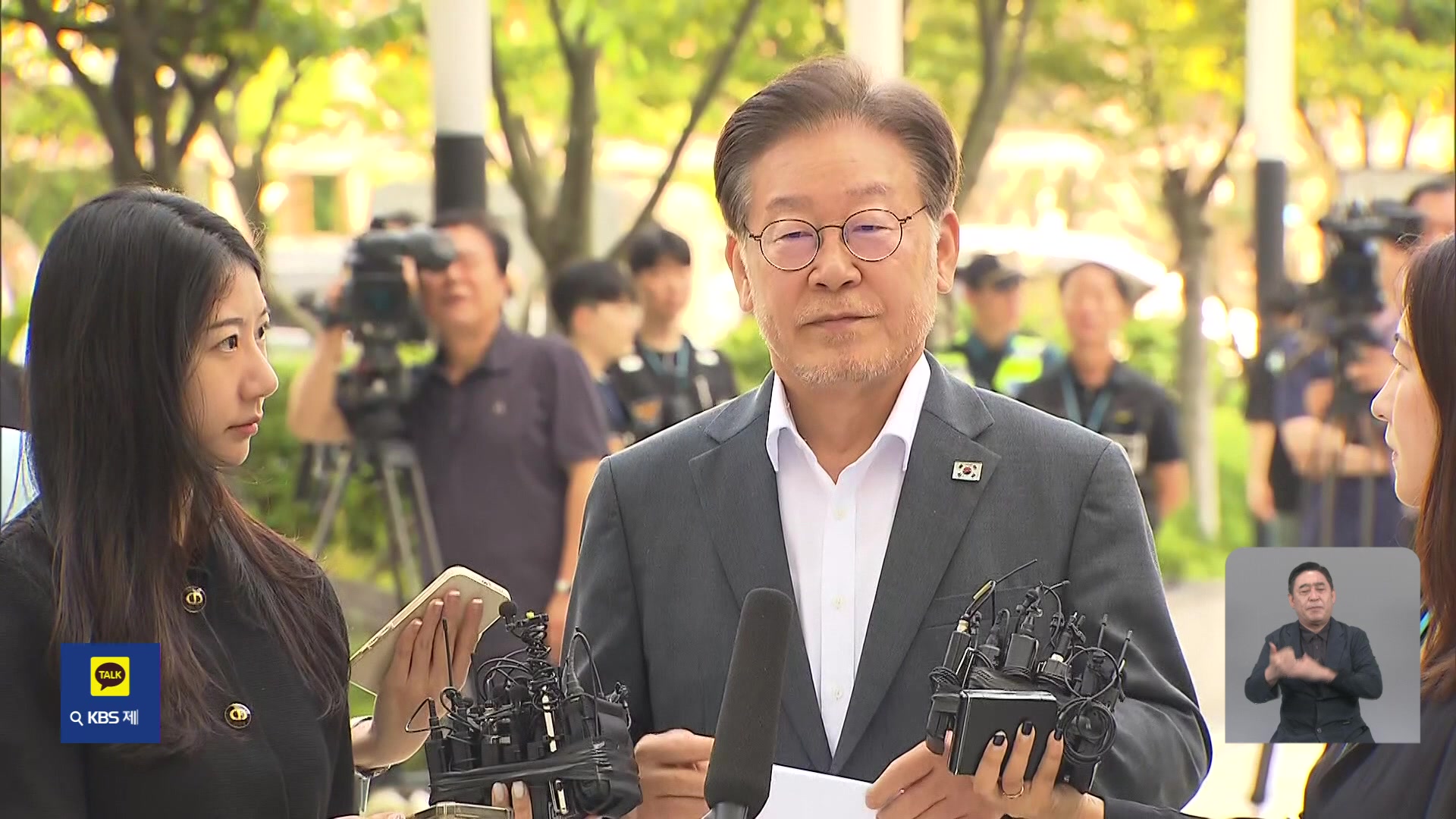 ‘쌍방울 대북송금’ 이재명 6시간여 조사 중…“터무니 없는 허위”