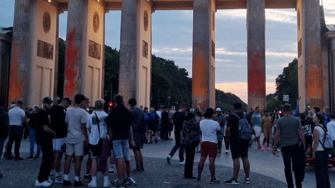 페인트 뒤덮힌 ‘독일 상징’…‘기후위기’ 속 시위 늘어날 듯