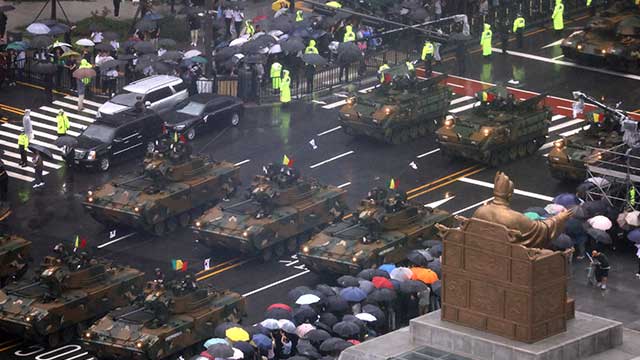 외신, 10년만의 국군의날 시가행진 “보기 드문 퍼레이드”