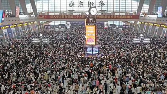 하루 열차 승객 2천만 명 돌파, 중국 연휴 첫날부터 여행객 몰려