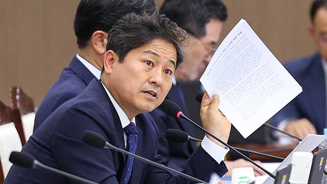 김영배 “檢, 뇌피셜·분풀이·투덜이” 송경호 “이게 국민 대신하는 질문이냐”