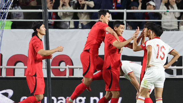 김민재·황희찬 득점포…클린스만호, 베트남전 전반 2-0 리드