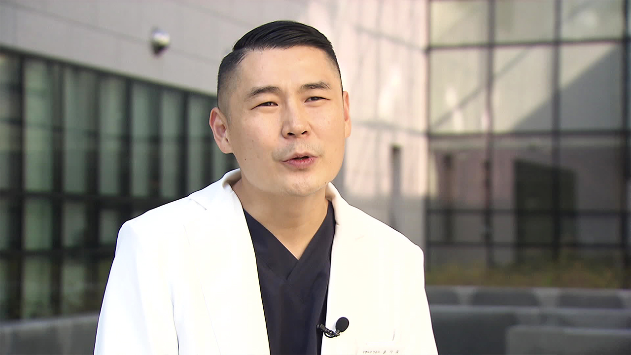 지뢰 부상 병사 걷게한 군의관, 이번엔 다리 절단 민간인 구했다