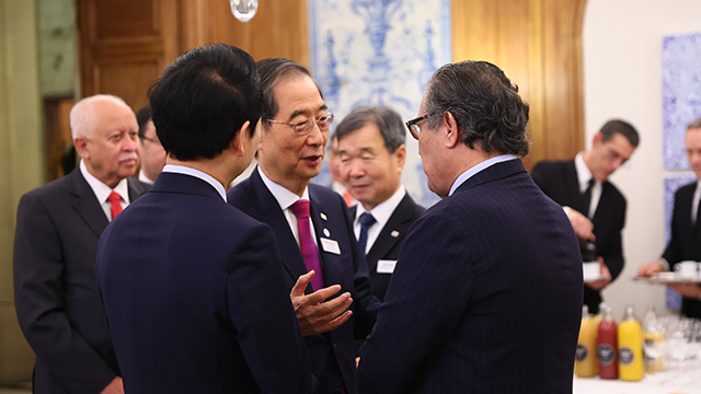 한 총리, 프랑스 파리에서 부산엑스포 외교전…50개국 대표단 접촉