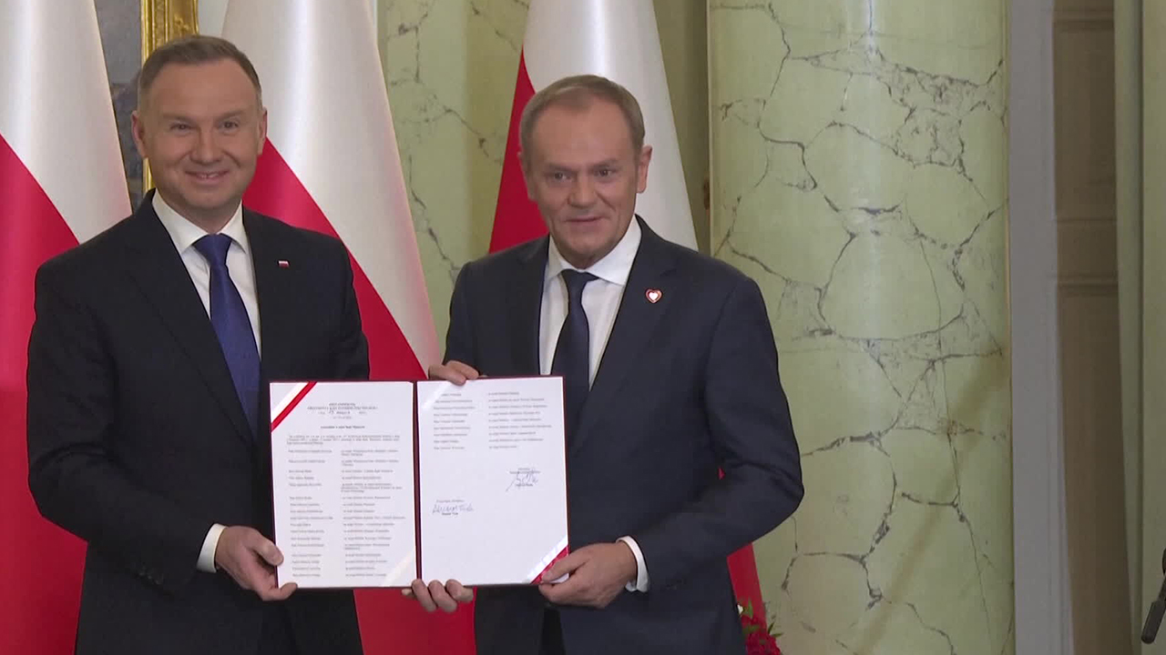폴란드 신임 총리 “이전 정부 무기 도입 계약 존중”
